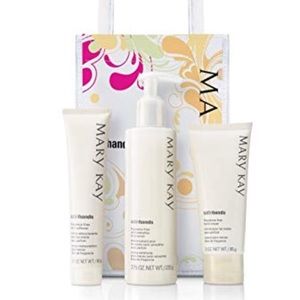 Mary Kay brand new satin hands gift set 🎁🎁